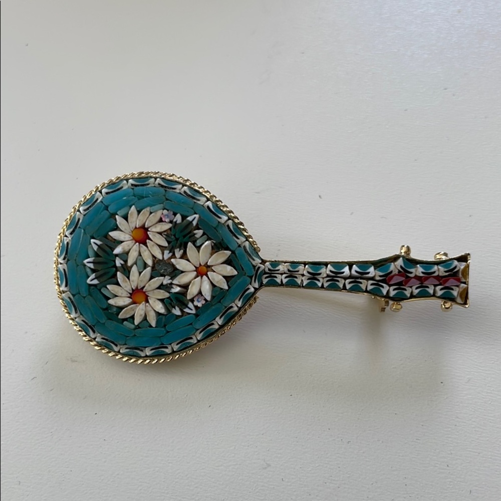 Elegant Blue and White Brooch with Floral and Rhinestone Details